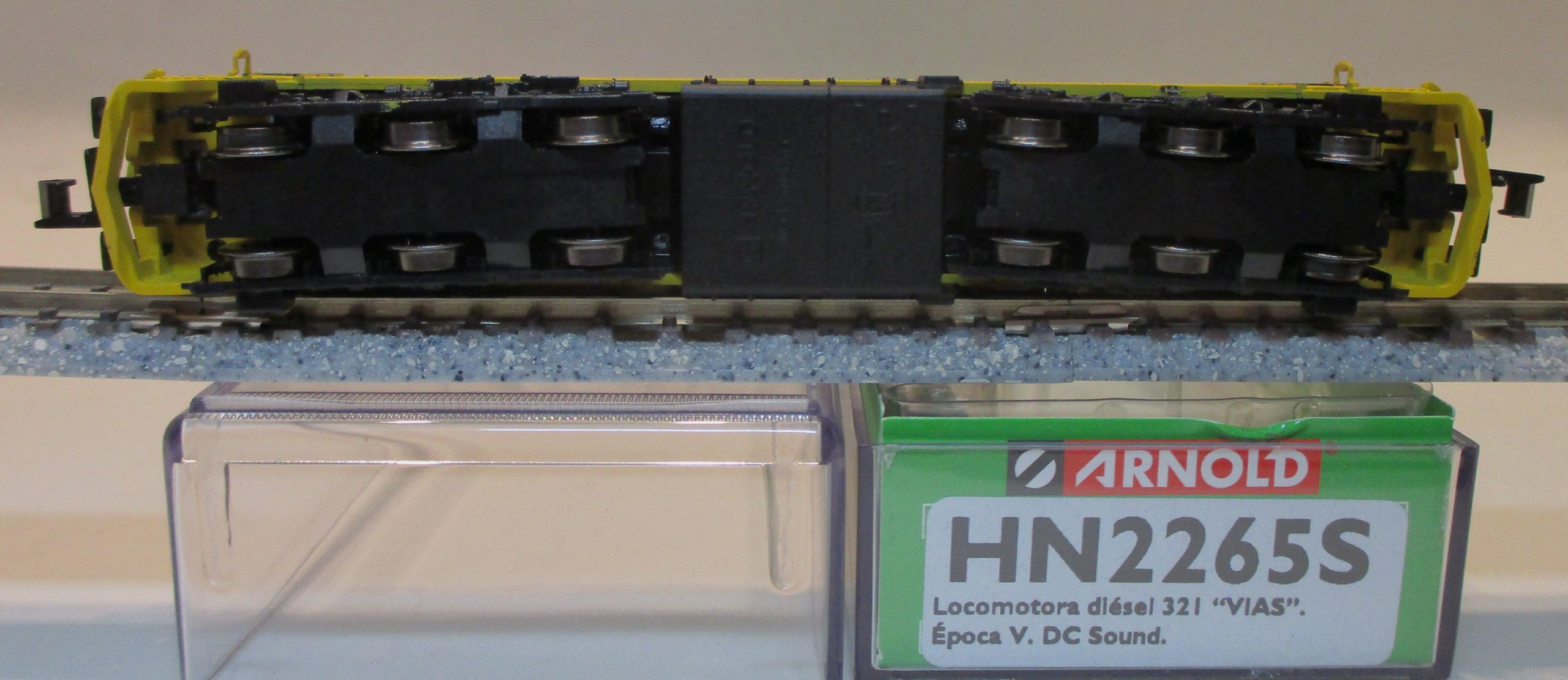 Arnold 2265S Diesellok BR321 VIAS-6 gelb SOUND – Bild 2