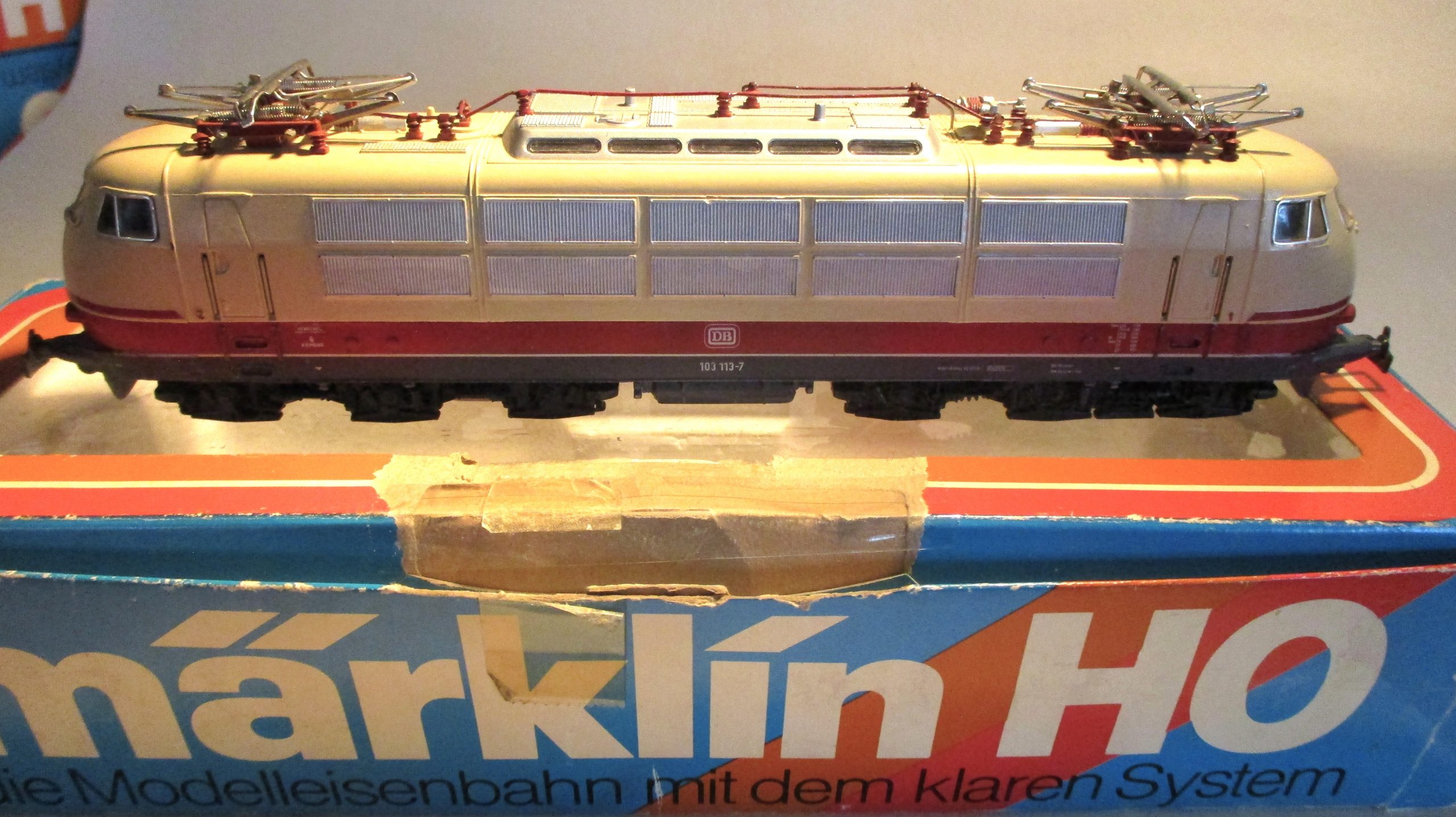 Märklin 3054 Ellok BR103.113 beige/rot DB-4 ANALOG – Bild 3