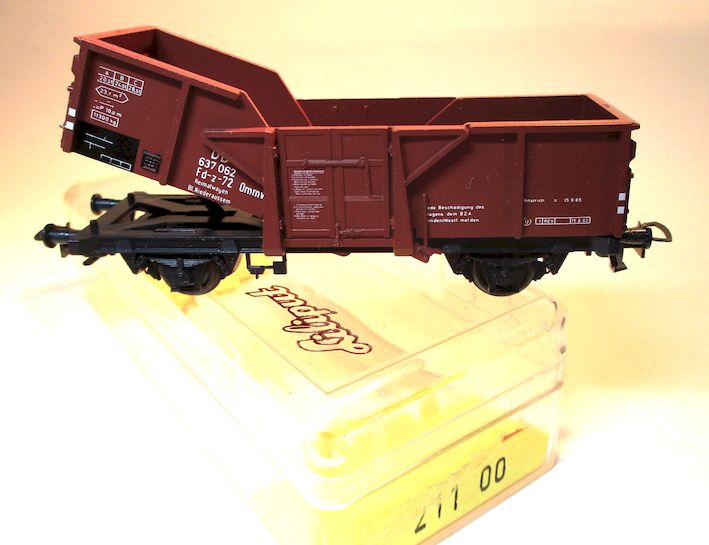 Liliput 21100 Mittelkippwagen2-achsig mit Kippfunktion DB-3