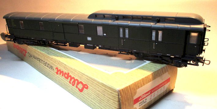 Liliput 29303 Eilzug-Gepäckwagen/4-achsig DB-3 grün