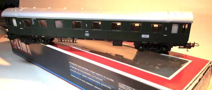 Lima 309130 Personenwagen/4-achsig 'Hecht' 1./2.Kl DB-3 grün