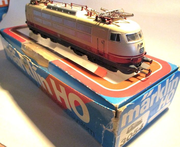 Märklin 3054  Ellok BR103.113 beige/rot DB-4 ANALOG