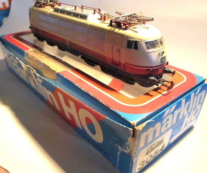 Märklin 3054 Ellok BR103.113 beige/rot DB-4 ANALOG