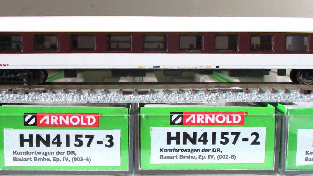 Arnold 4157 Komfort-Schnellzugwagenset braun/grau DR-4 4-tlg