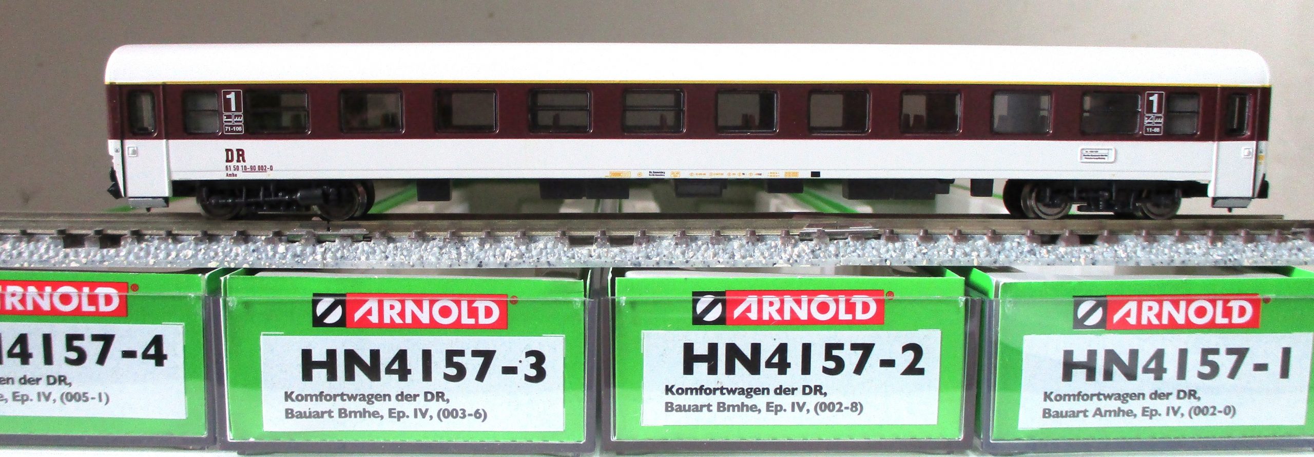 Arnold 4157 Komfort-Schnellzugwagenset braun/grau DR-4 4-tlg