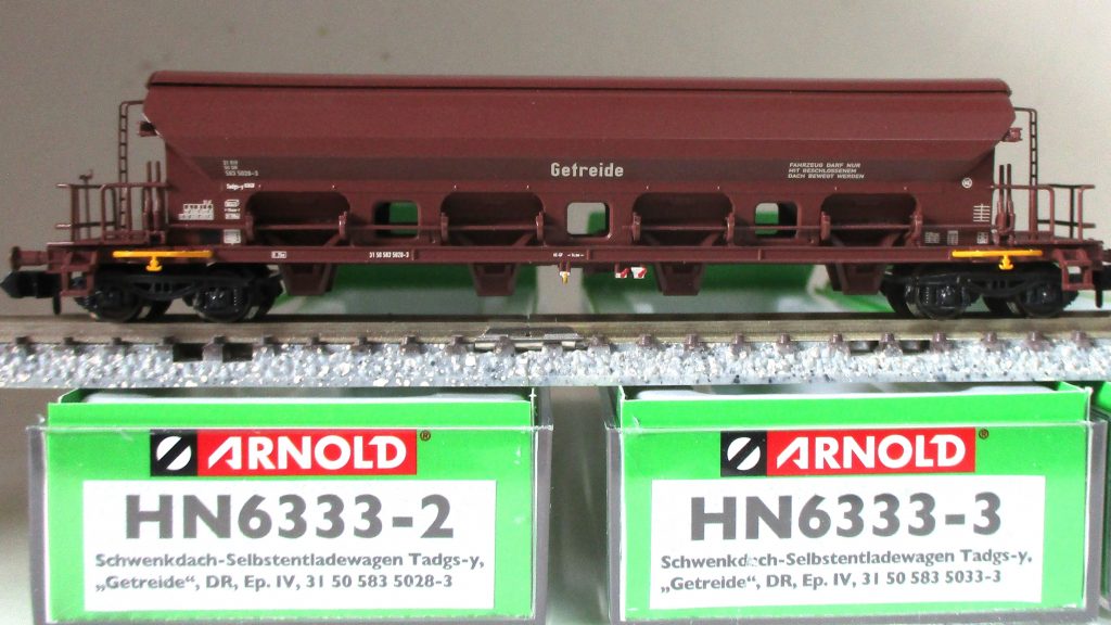 Arnold 6333 Schwenkdachsilowagen-Set DR-4 3-tlg.