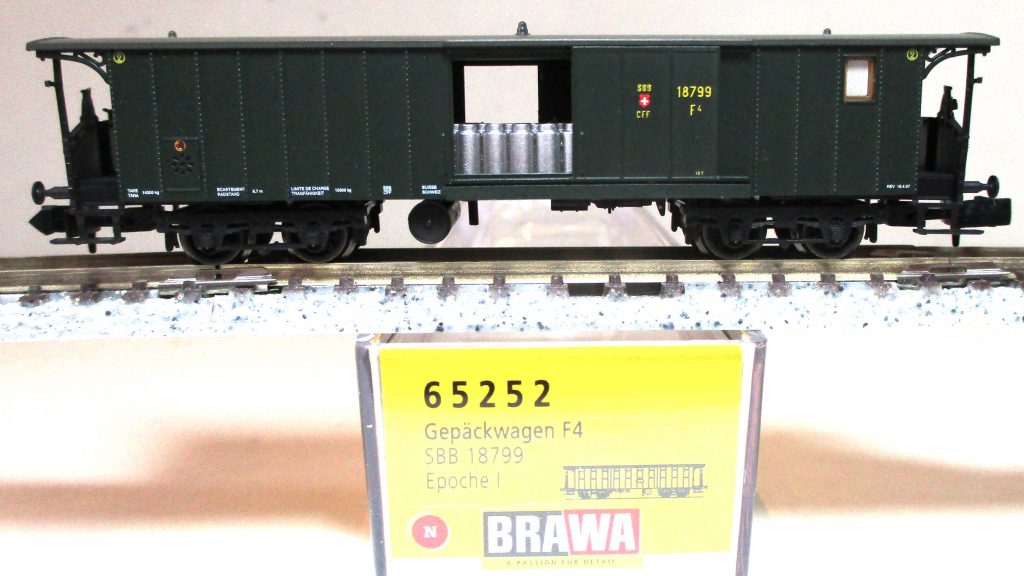 Brawa 65252 Historischer Gepäckwagen/4-achs. F4 grün SBB-1