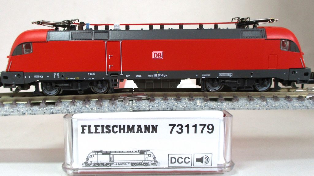 Fleischmann 731179 Ellok BR182.001/Taurus DBAG-6 rot SOUND