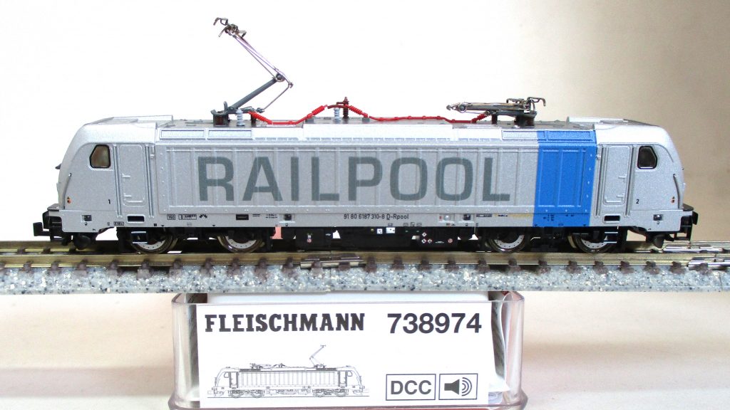 Fleischmann 738974 Ellok BR187.210/TRAXX Railpool silber SOUND