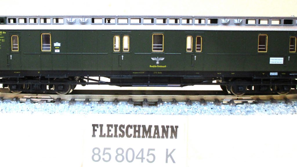 Fleischmann  804585  Abteil-Postwagen/4-achs./BrH Post4ü grün DRG