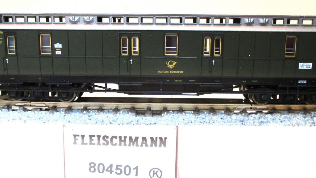 Fleischmann  804501  Abteil-Postwagen/4-achs./BrH Post4ü grün DB-3