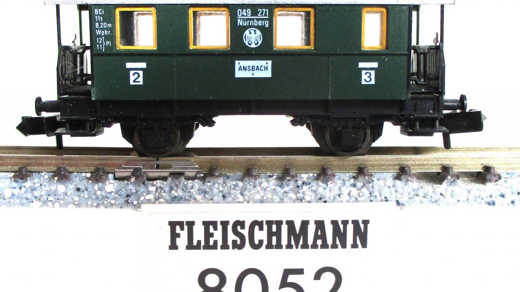 Fleischmann  8052  Personenwagen/2-achs. 2./3.Kl. grün DRG