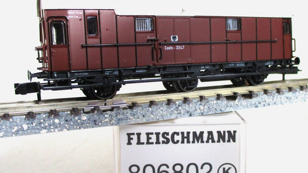 Fleischmann  806802  Gepäckwagen/3-achs. grün K.P.E.V.