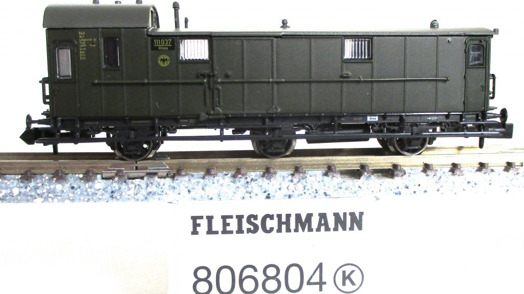 Fleischmann  806804  Gepäckwagen/3-achs./BrH Pw3i-pr11 grün DRG