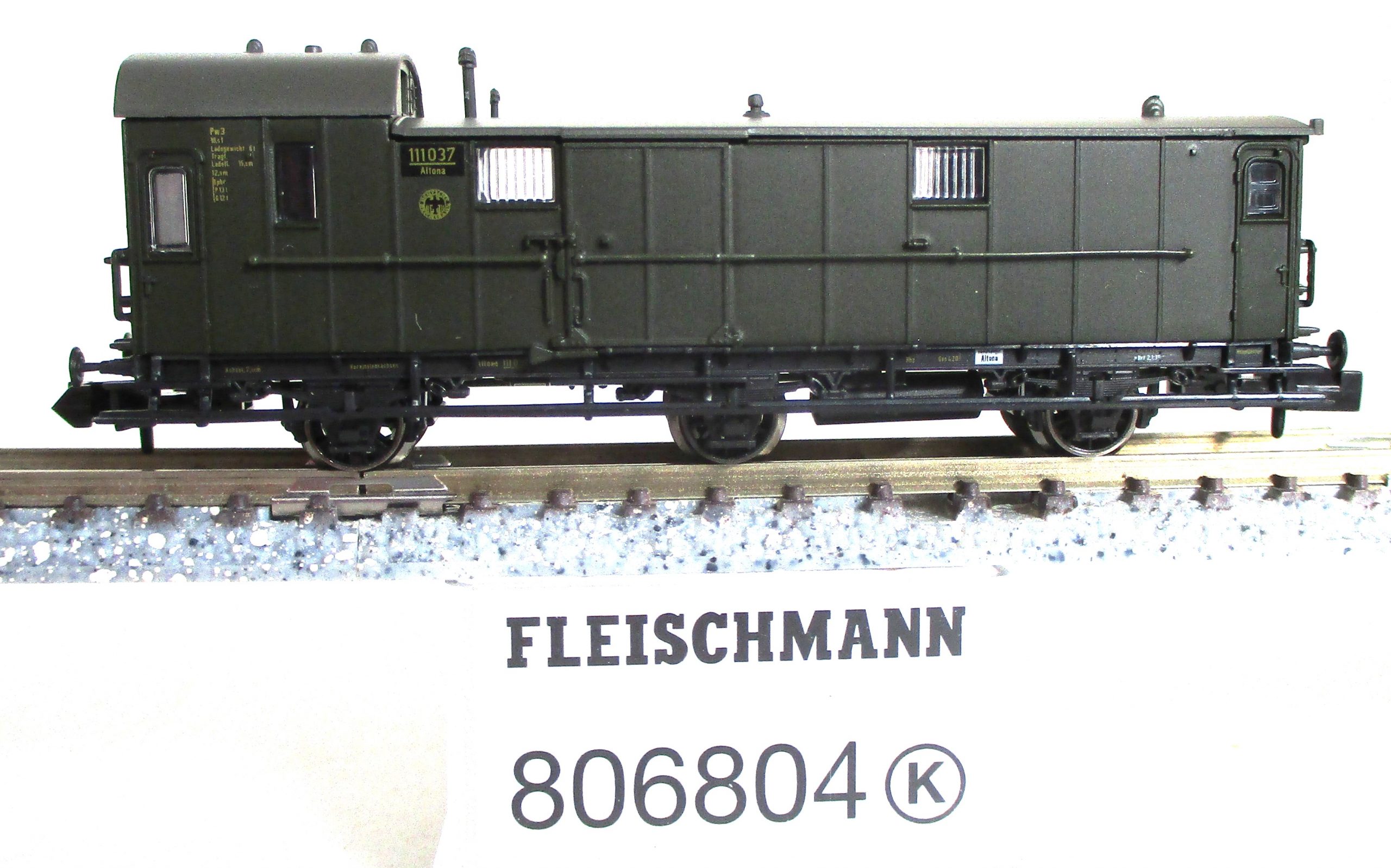 Fleischmann 806804 Gepäckwagen/3-achs./BrH Pw3i-pr11 grün DRG
