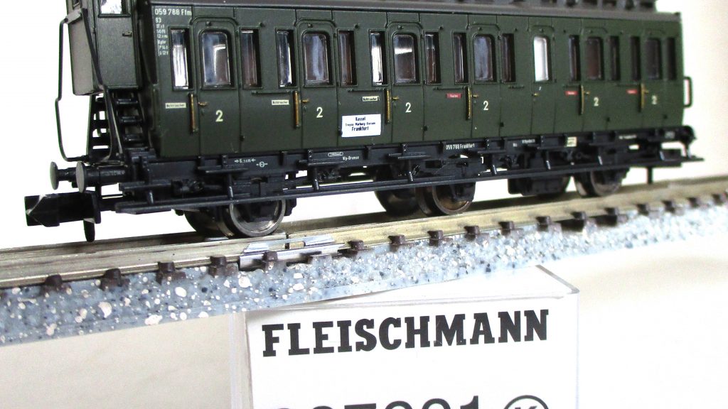 Fleischmann  807001  Abteilwagen/3-achs./BrH C3-pr11 grün DB-3