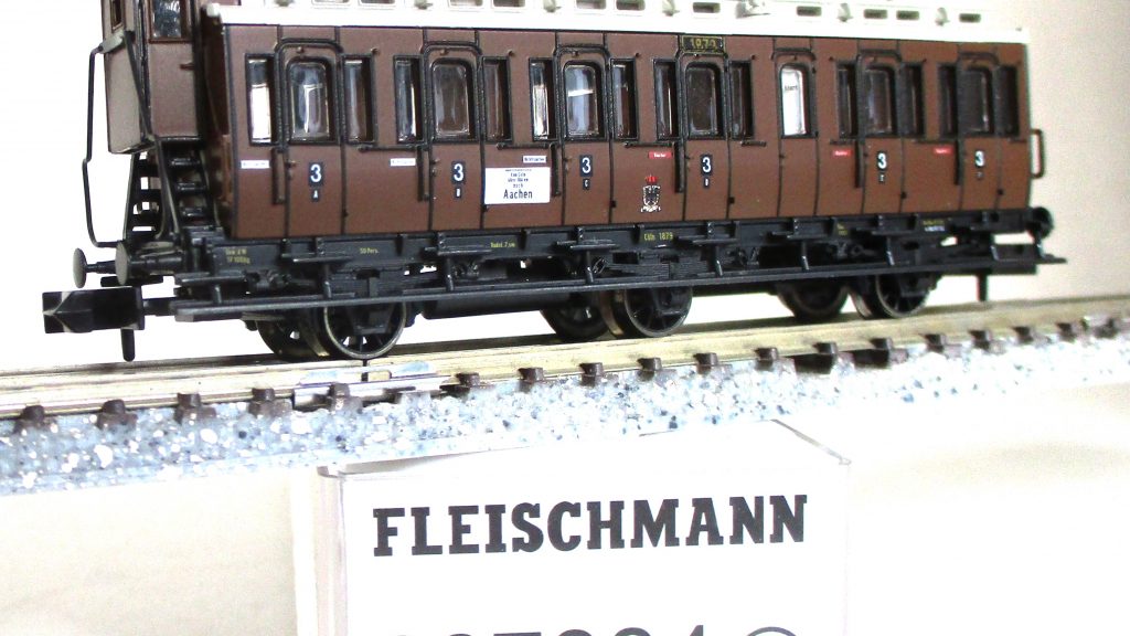 Fleischmann  807004  Abteilwagen/3-achs./BrH C3- pr11 braun K.P.E.V.