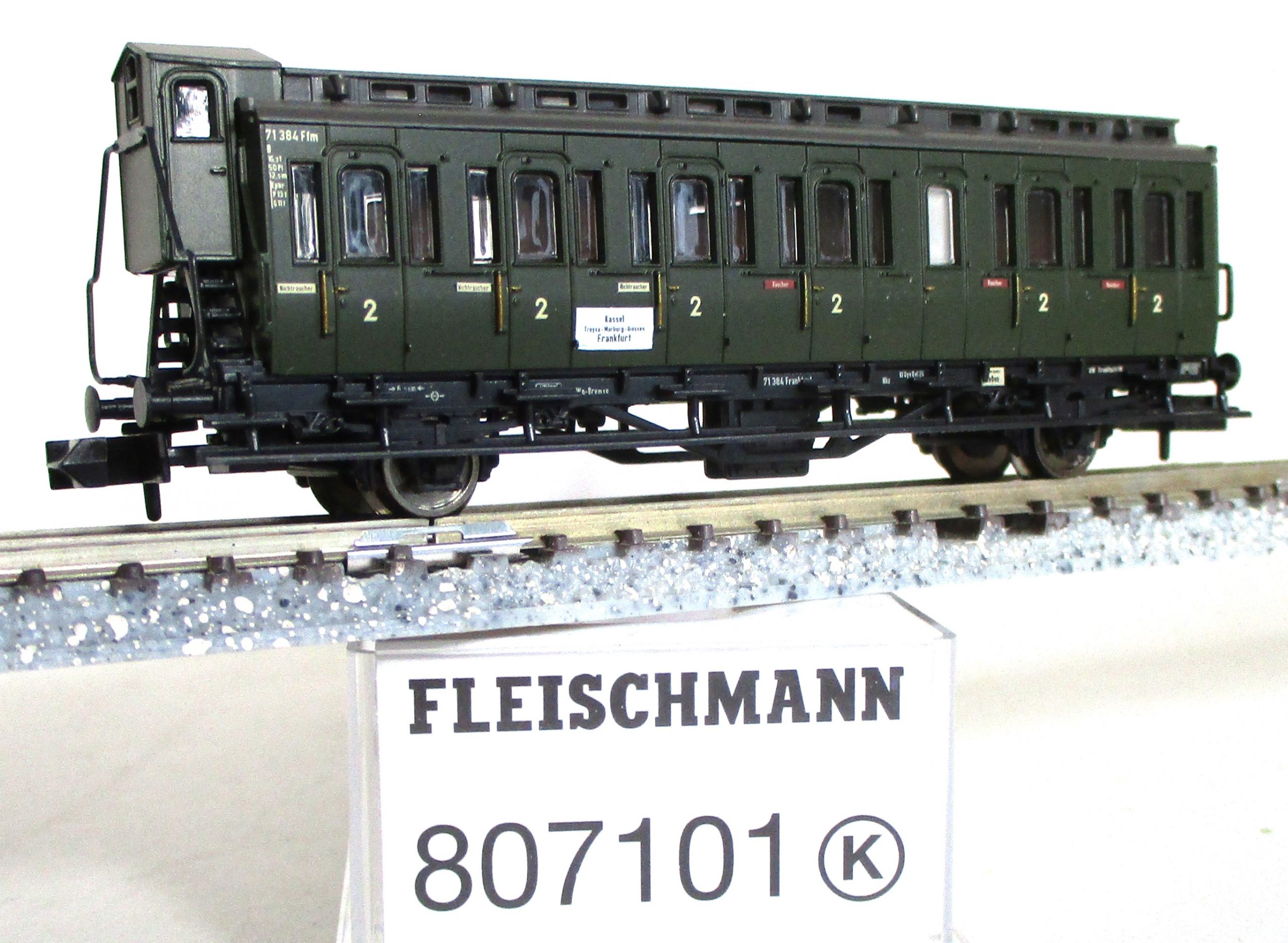 Fleischmann 807101 Abteilwagen/2-achs./BrH C-pr21 grün DB-3