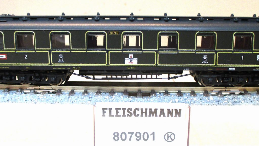 Fleischmann  807901  Schnellzugwagen/6-achs. AB6ü 1./2.Klasse grün K.P.E.V.