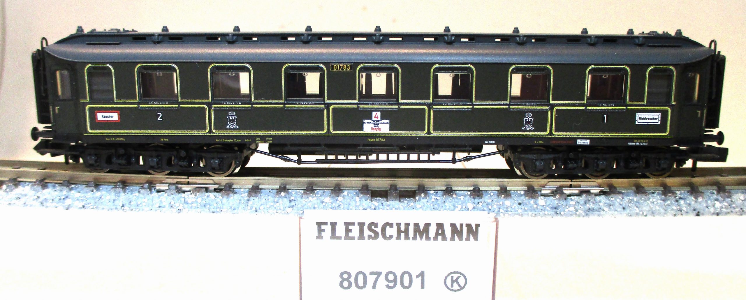 Fleischmann 807901 Schnellzugwagen/6-achs. AB6ü 1./2.Klasse grün K.P.E.V.