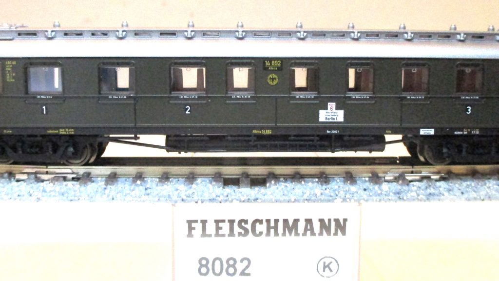 Fleischmann  8082  Schnellzugwagen/4-achs. ABC4ü 1./2./3.Klasse grün DRG