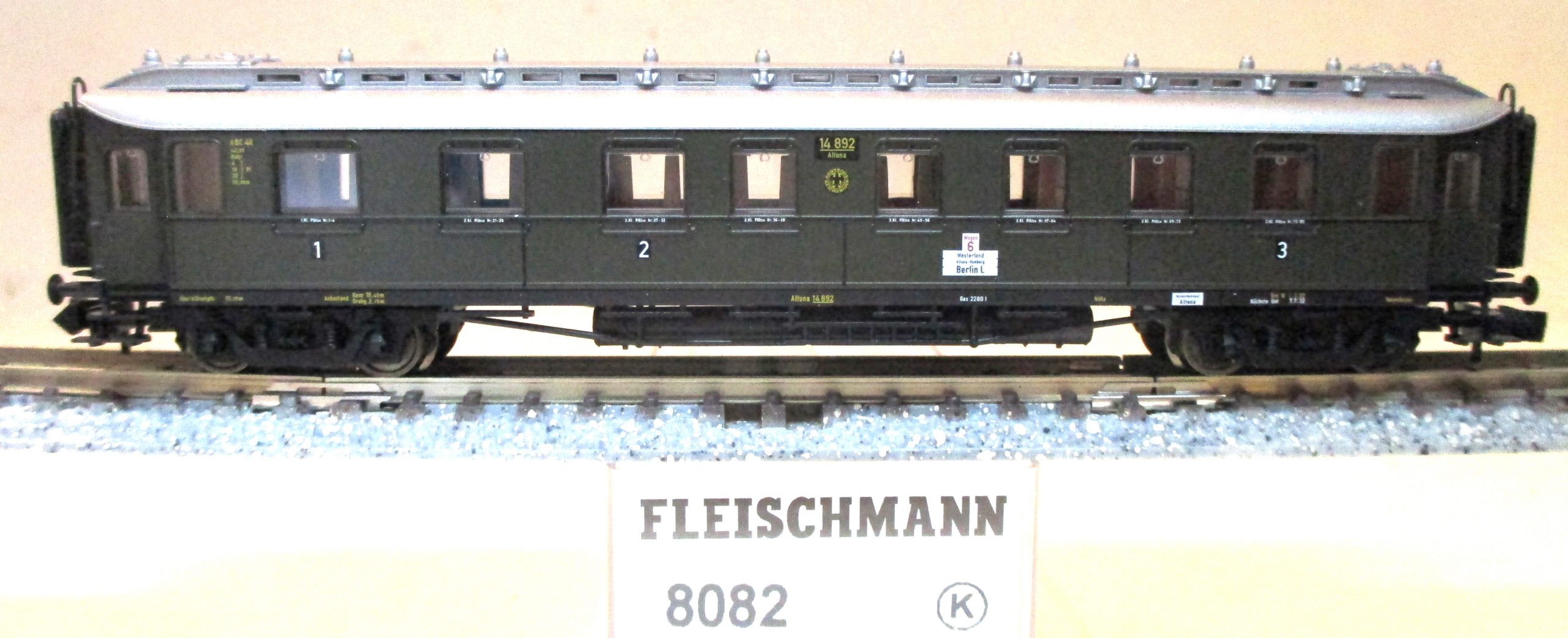 Fleischmann 8082 Schnellzugwagen/4-achs. ABC4ü 1./2./3.Klasse grün DRG