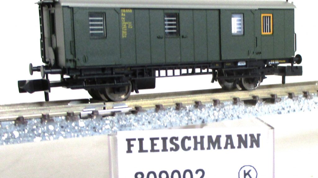 Fleischmann  809002  Gepäckwagen/2-achs. Pwi-bay07 grün DB-3