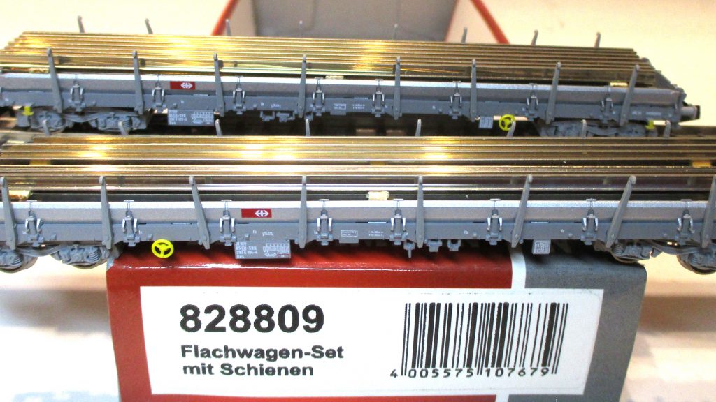 Fleischmann  828809  Niederbordwagen-Paar/4-achs. Res grau SBB-5/6 mit Schienen
