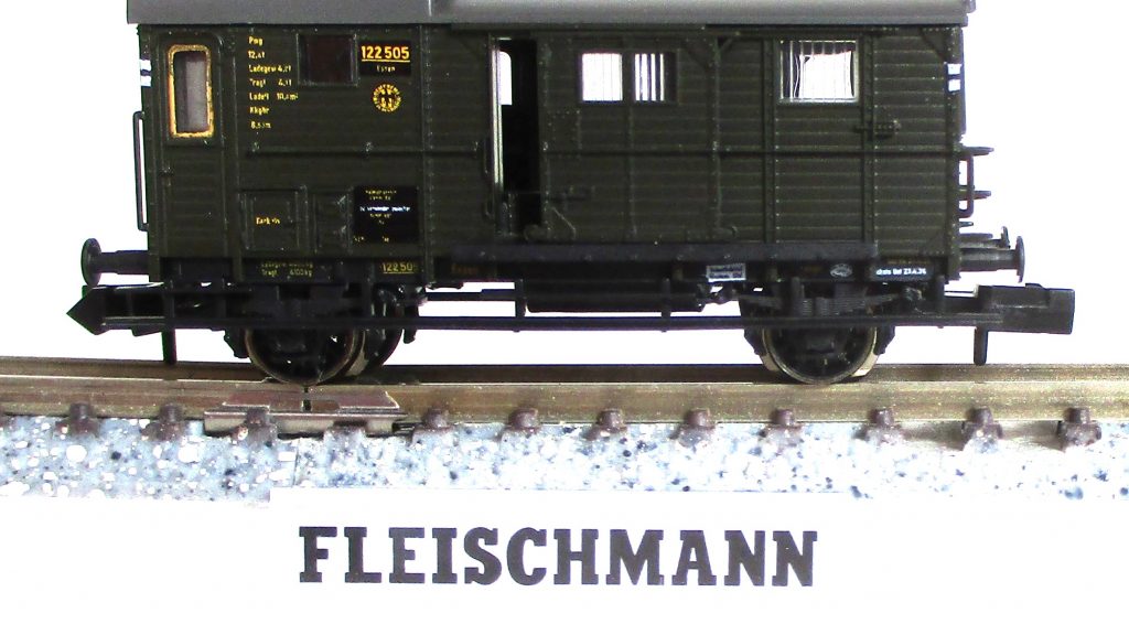 Fleischmann  830201  Güterzugbegleitwagen/2-achs. Pwg grün DRG