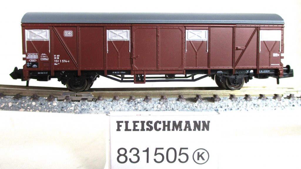 Fleischmann  831505  Gedeckter Güterwagen/2-achs. Gbs-252 braun DB-3