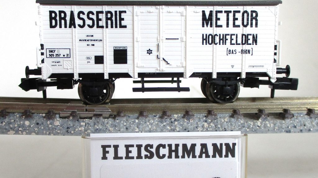 Fleischmann  834110  Bierwagen/2-achs. 'Meteor' weiß SNCF-2/3