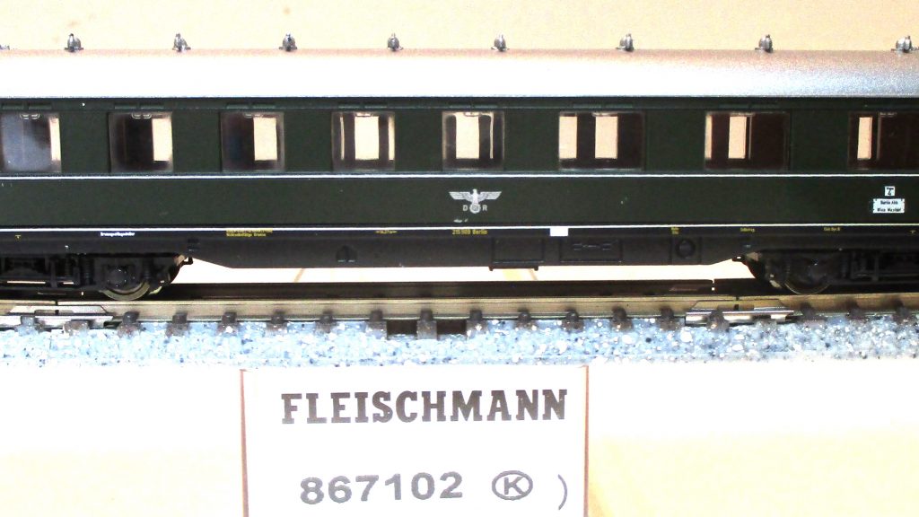 Fleischmann  867102  Schürzen-Schnellzugwagen BC4ü grün DRG
