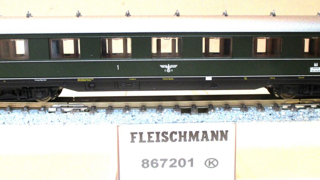Fleischmann  867201  Schürzen-Schnellzugwagen AB4ü grün DRG