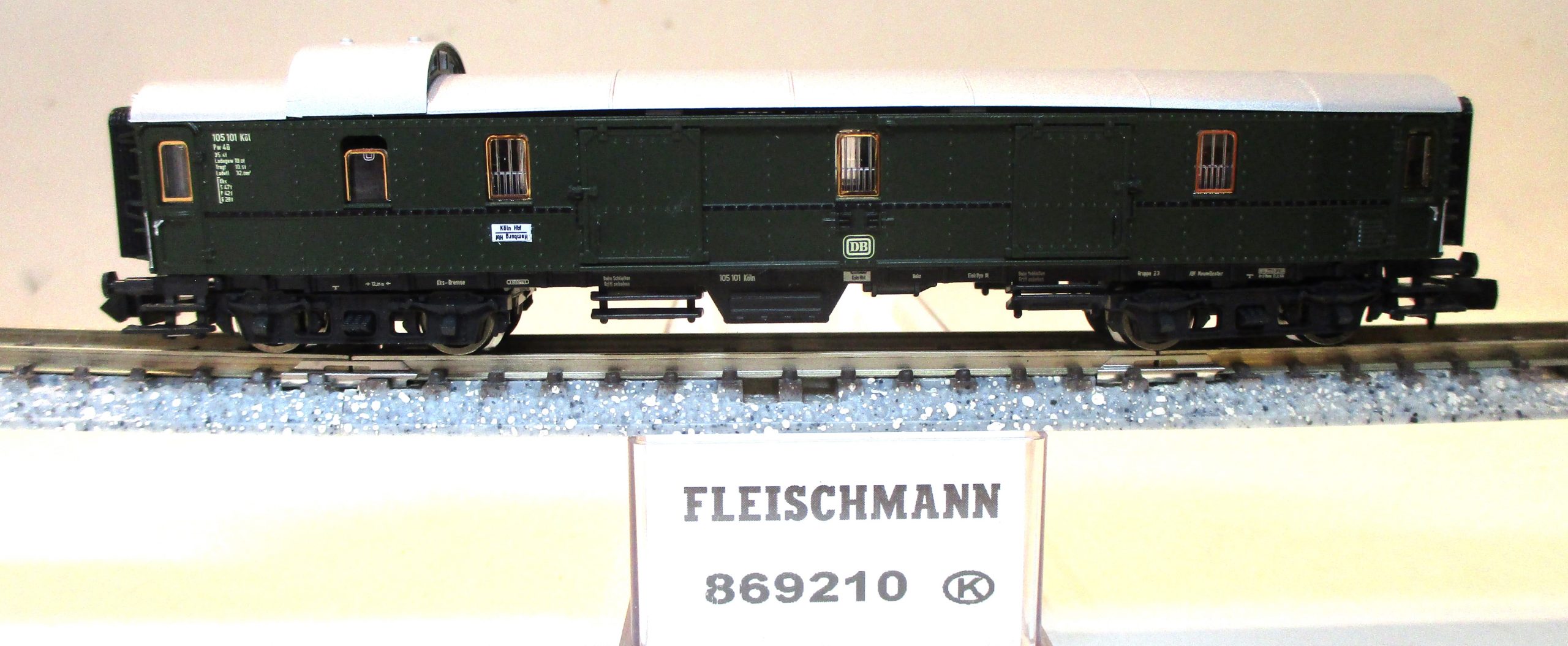 Fleischmann 869210 Gepäckwagen (Hechtwagen) Pw4ü-23 grün DB-3