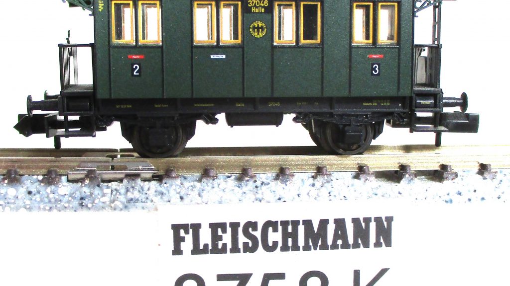 Fleischmann  8758  Personenwagen/2-achs. 2./3.Kl. grün DRG