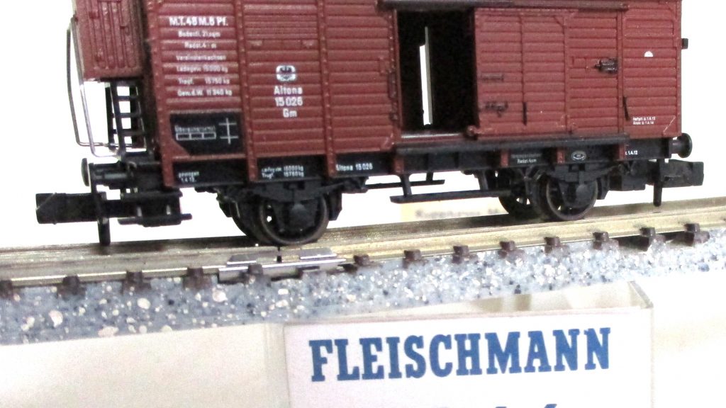 Fleischmann  8866  Gedeckter Güterwagen/2-achs./BrH G10 braun K.P.E.V.