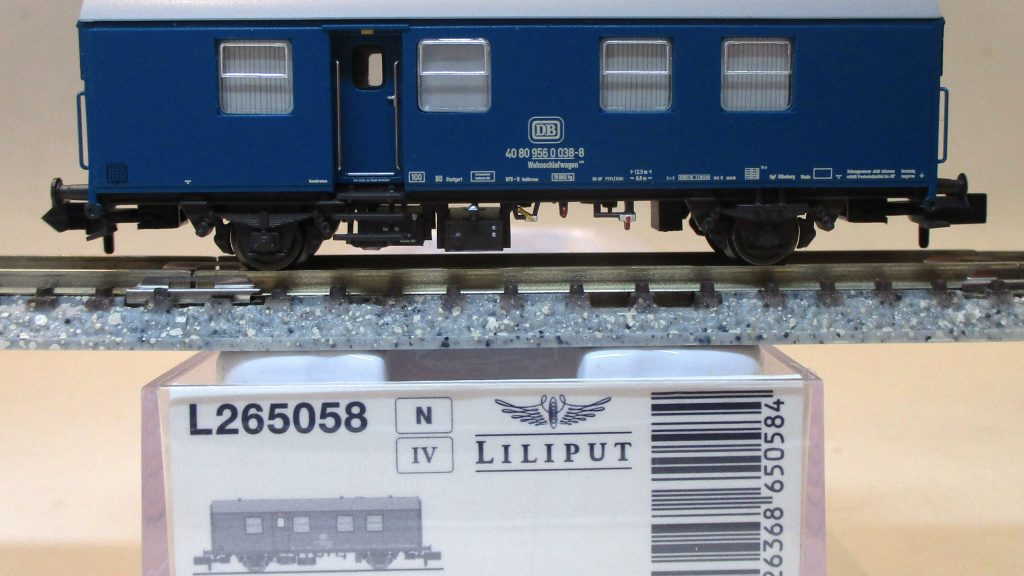 Liliput  265058  Bahndienst-Wohn/Schlafwagen/2-achs. türkis DB-4