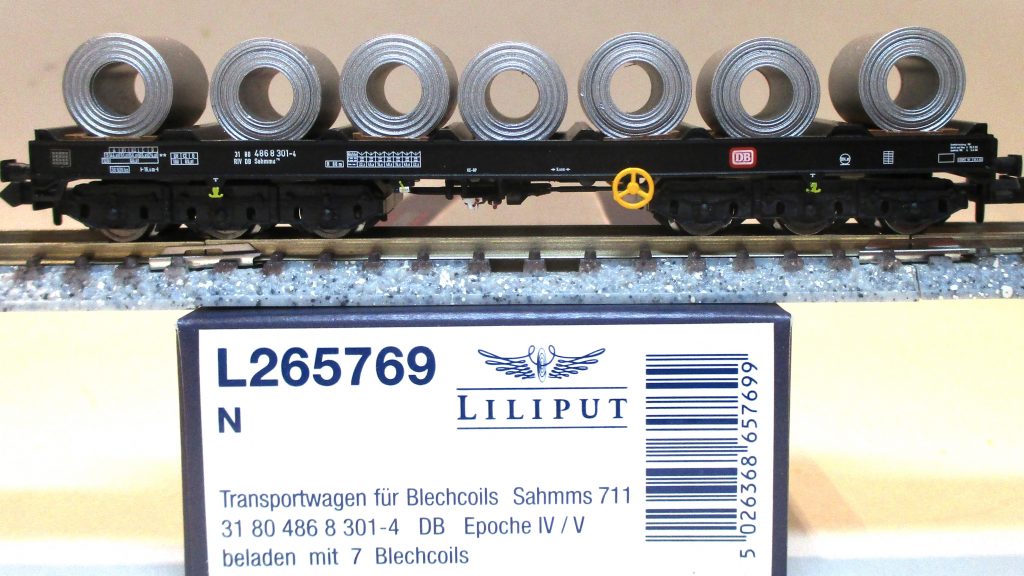 Liliput  265769  Schwerlastwagen/6-achs. Sahmms beladen mit 7 Blechcoils schwarz DBAG-5