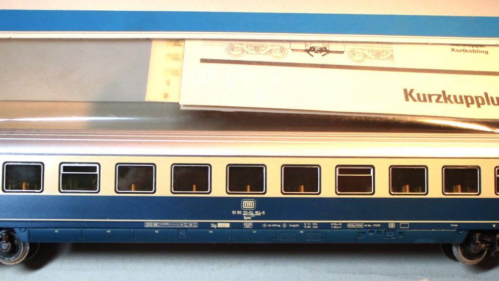 Märklin 4225 TEE Großraumwagen Bpmz 2.Kl. beige/türkis DB-4