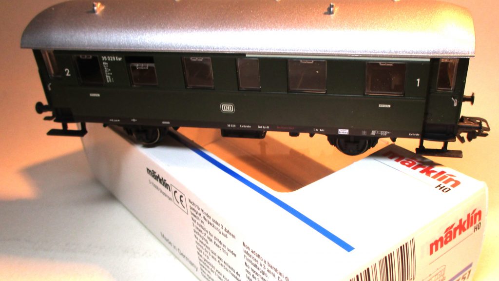 Märklin 42351 Personenwagen/2-achs. ABie 34 grün DB-3