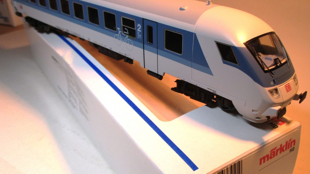 Märklin 43300 IR-Steuerwagen Bimdzf-269 türkis/grau DBAG-5 mit Lichtwechsel