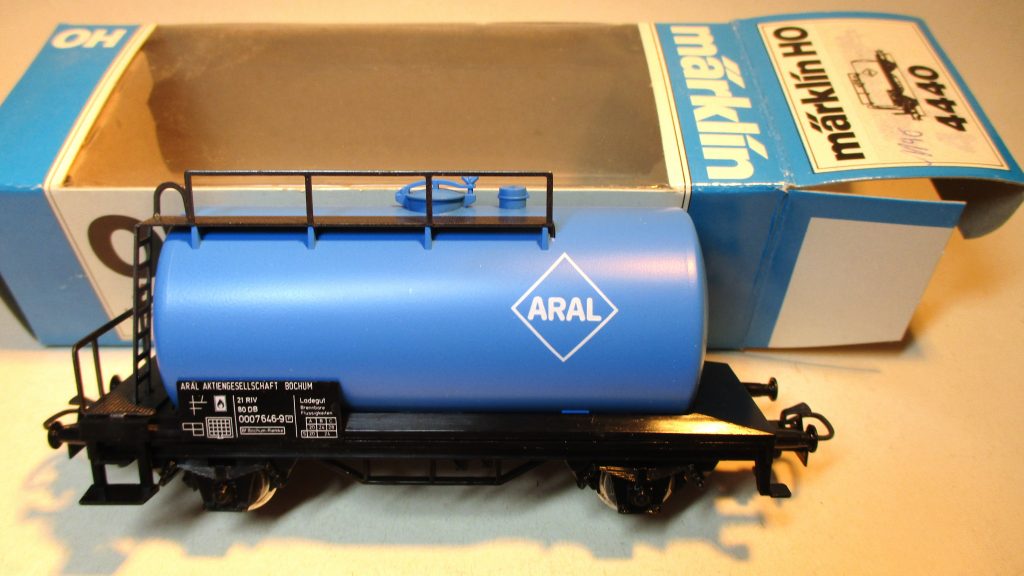 Märklin 4440-1 Kesselwagen/2-achs ARAL blau DB-4