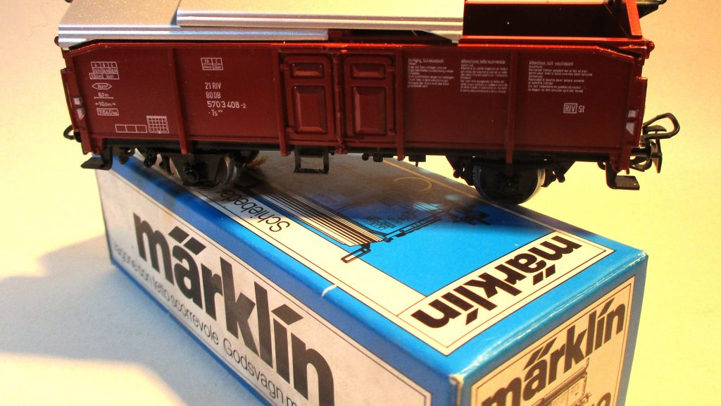 Märklin 4619 Schiebdachwagen/2-achs. braun DB-4 mit Dächer zum öffnen