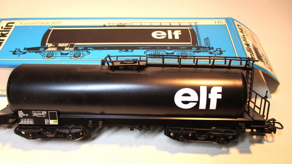 Märklin 4747 Mineralöl-Kesselwagen/4-achs. ELF schwarz SNCF-4