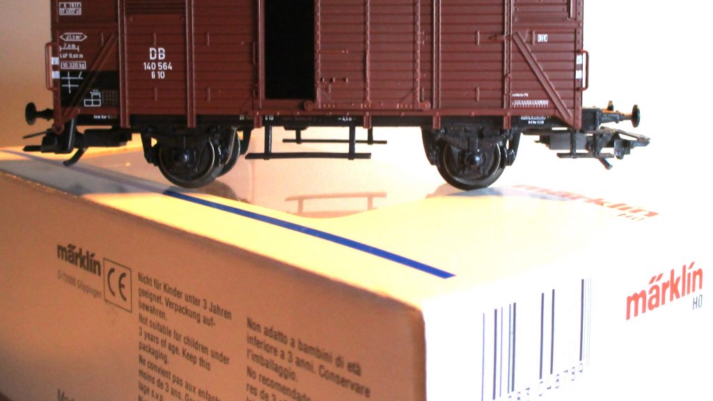 Märklin 4878 Güterwagen/2-achs. G10 braun DB-3 mit Türen zum öffnen