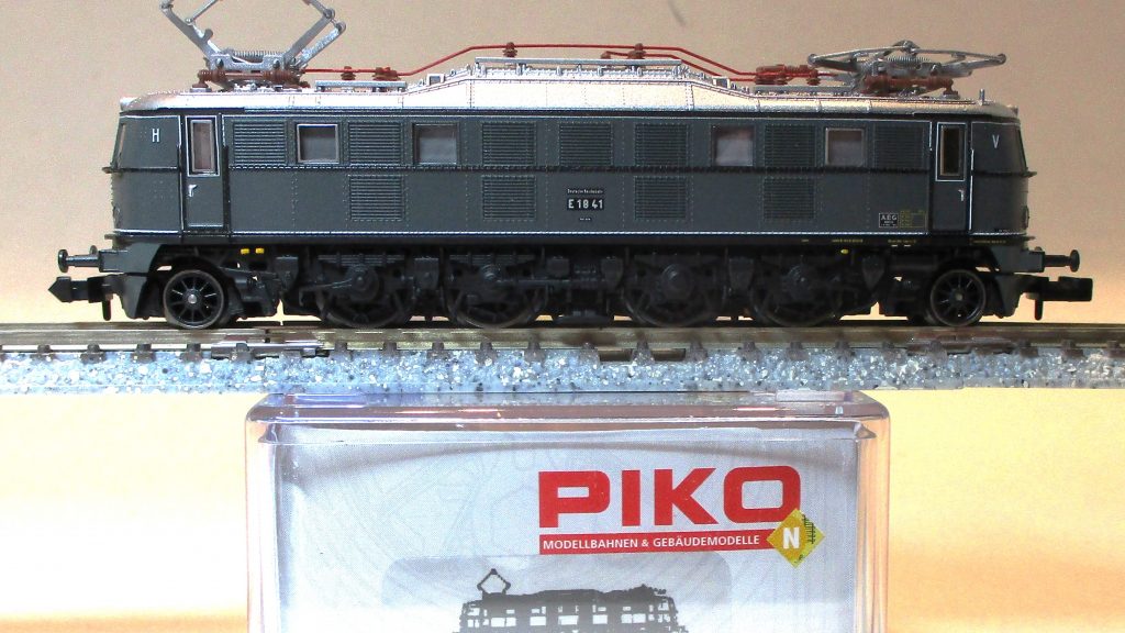Piko 40303 Ellok BR E18.41 DRG grau DCC