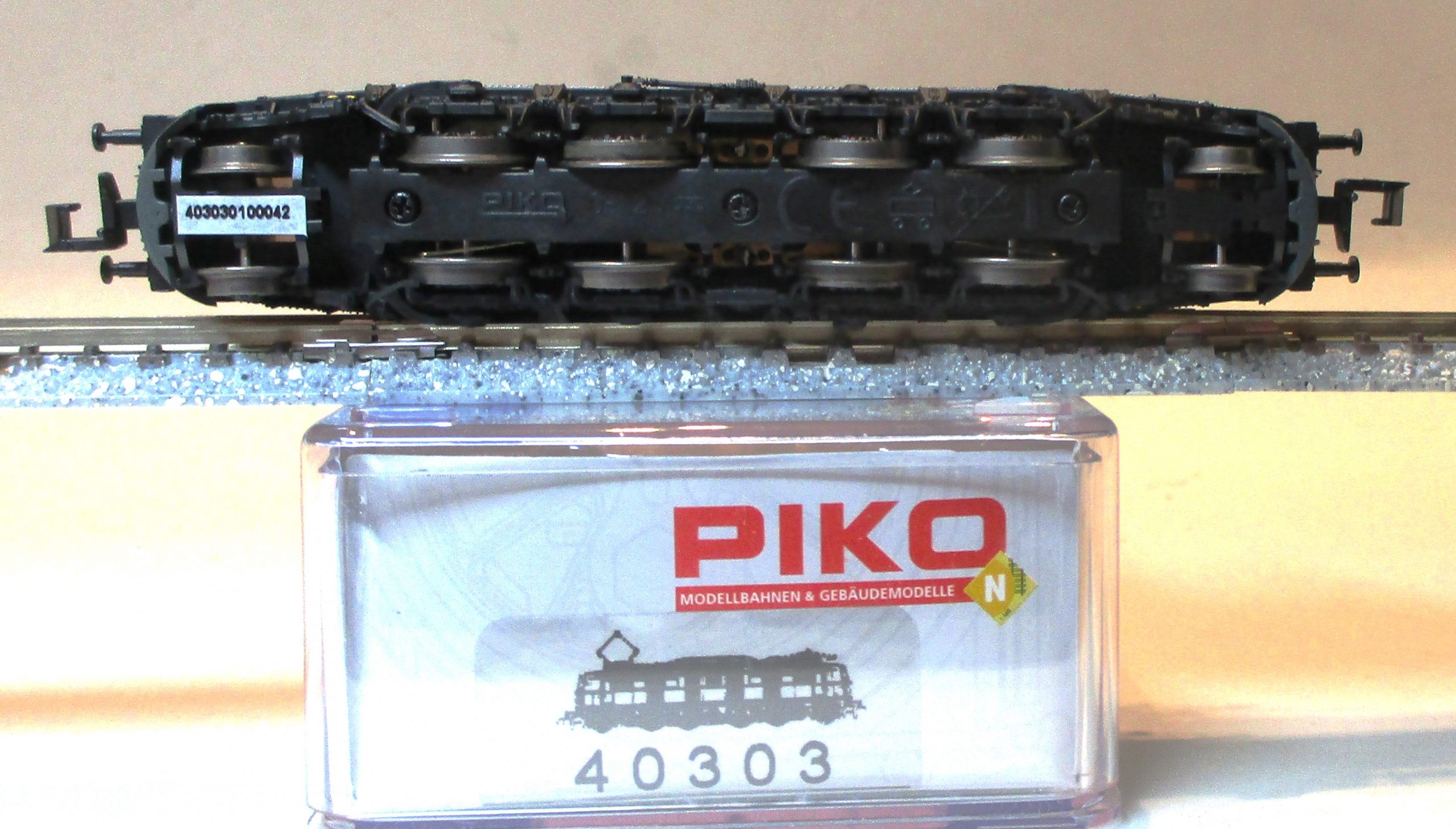 Piko 40303 Ellok BR E18.41 DRG grau DCC – Bild 2
