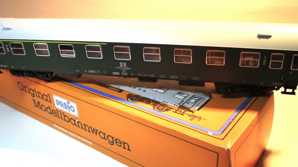 Piko 426-51 Schnellzugwagen/4-achs. 1./2.Kl. grün DR-4 (ex Schicht)