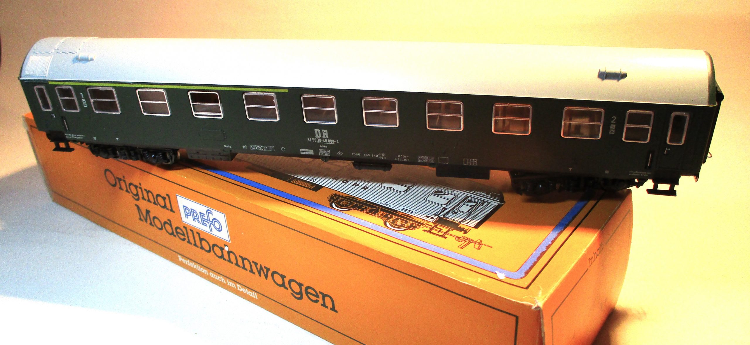 Piko 426-51 Schnellzugwagen/4-achs. 1./2.Kl. grün DR-4 (ex Schicht)