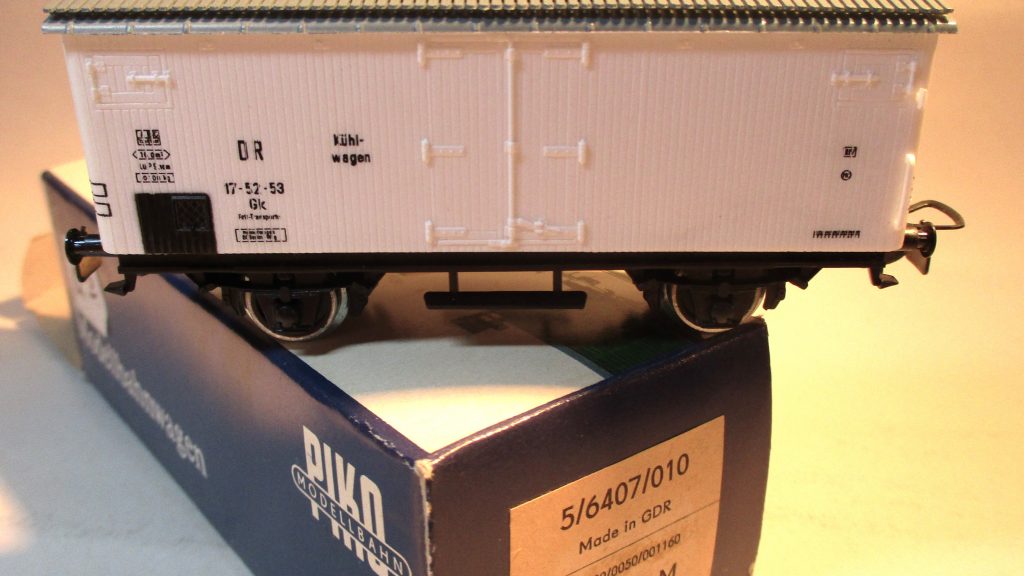 Piko 5-6407-010 Kühlwagen/2-achs. weiß mit Sonnenschutzdach DR-3